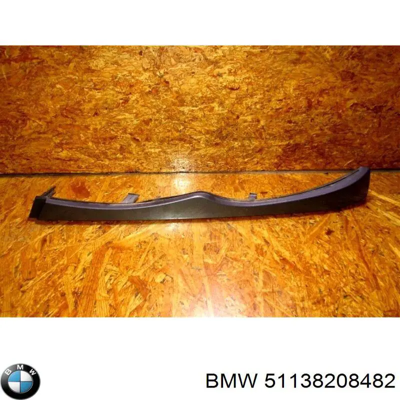 51138208482 BMW Brewka reflektora prawego