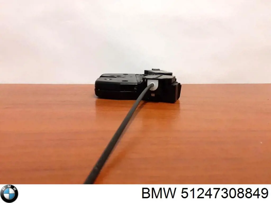 Do koszyka 51247308849 BMW Zamek klapy bagażnika (3/5 drzwi tylnych)
