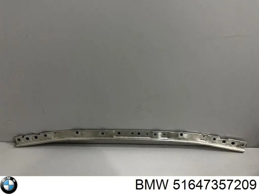 7357209 BMW Osłona chłodnicy górna (panel mocowania reflektorów)