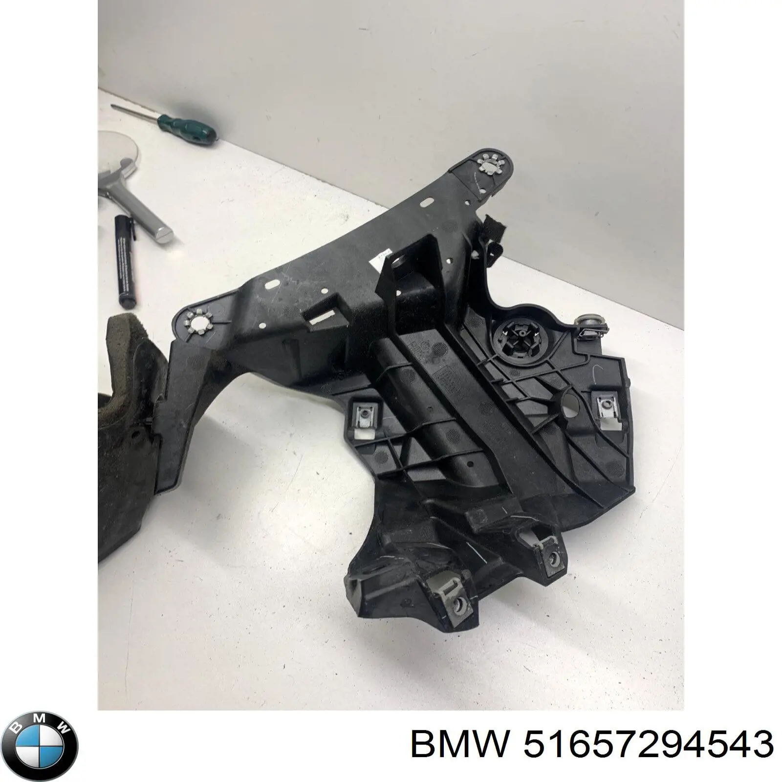 Wspornik do mocowania błotnika przedniego lewy przedni BMW 51657294543 cena, od 25,70 USD