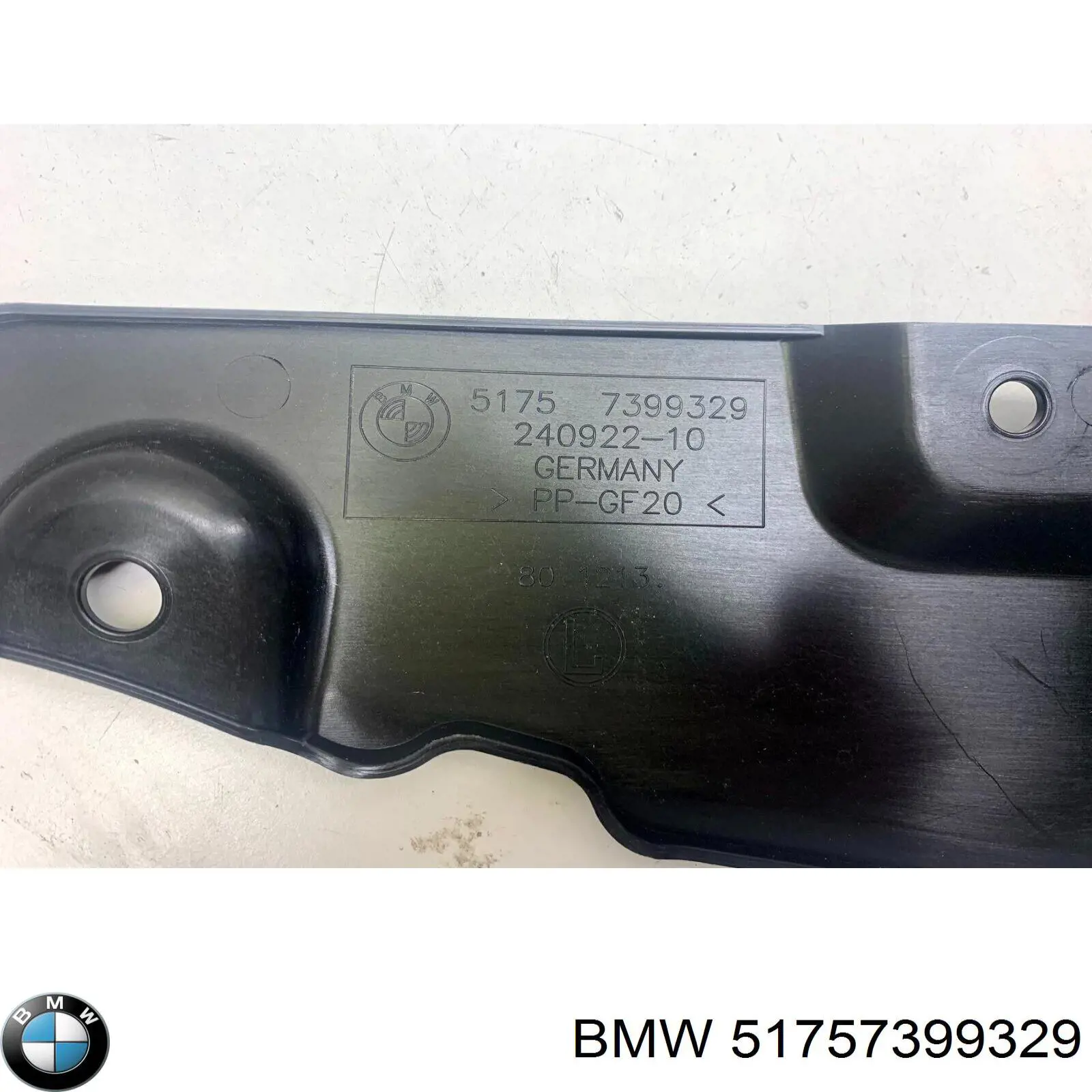 Do koszyka 51757399329 BMW Osłona podwozia tylna