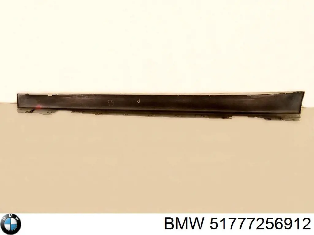 51777256912 BMW Nakładka (listwa ochronna) na próg zewnętrzna prawa