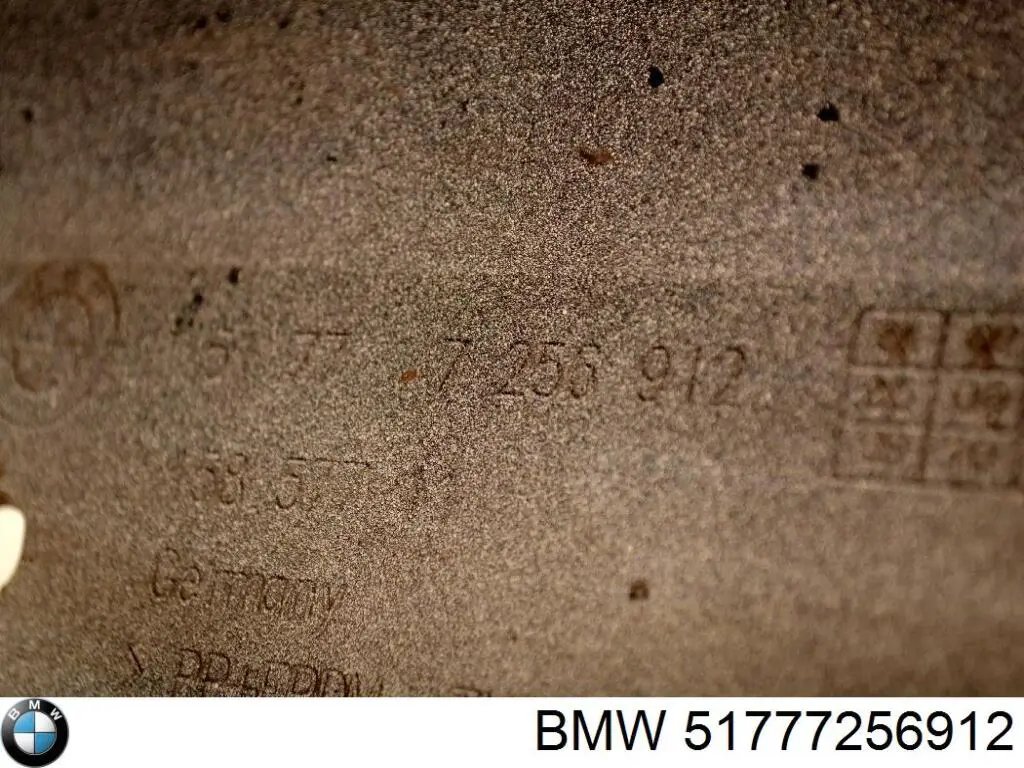 Nakładka (listwa ochronna) na próg zewnętrzna prawa BMW 51777256912 cena, od 158,34 USD