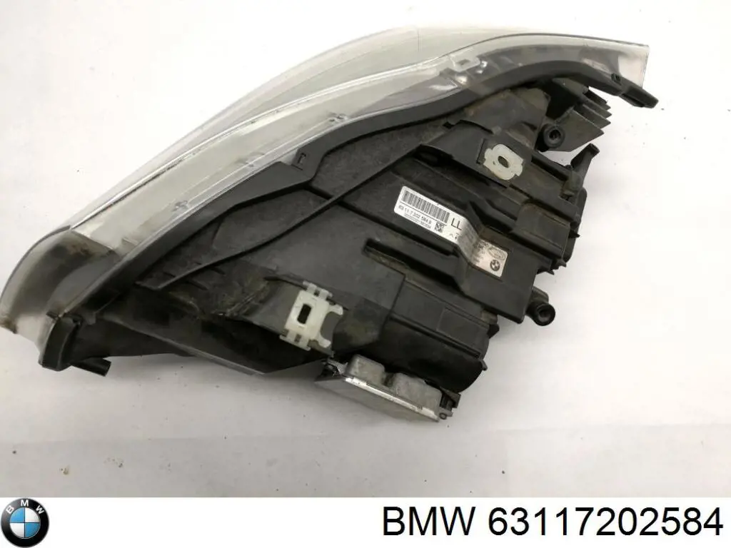 Do koszyka 63117202584 BMW Reflektor prawy