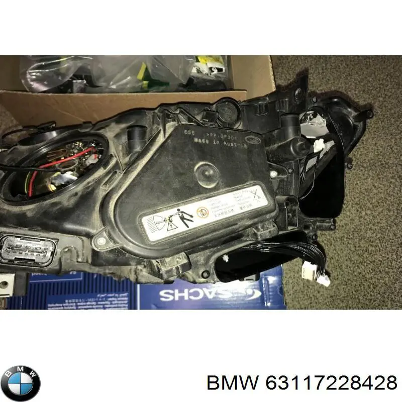 Do koszyka 63117228428 BMW Reflektor prawy