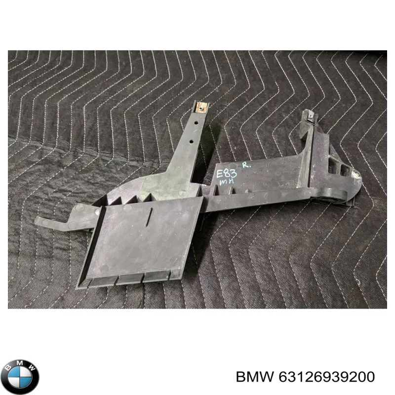 Wspornik (adapter) mocowania reflektora przedniego prawego do BMW X3 (E83)