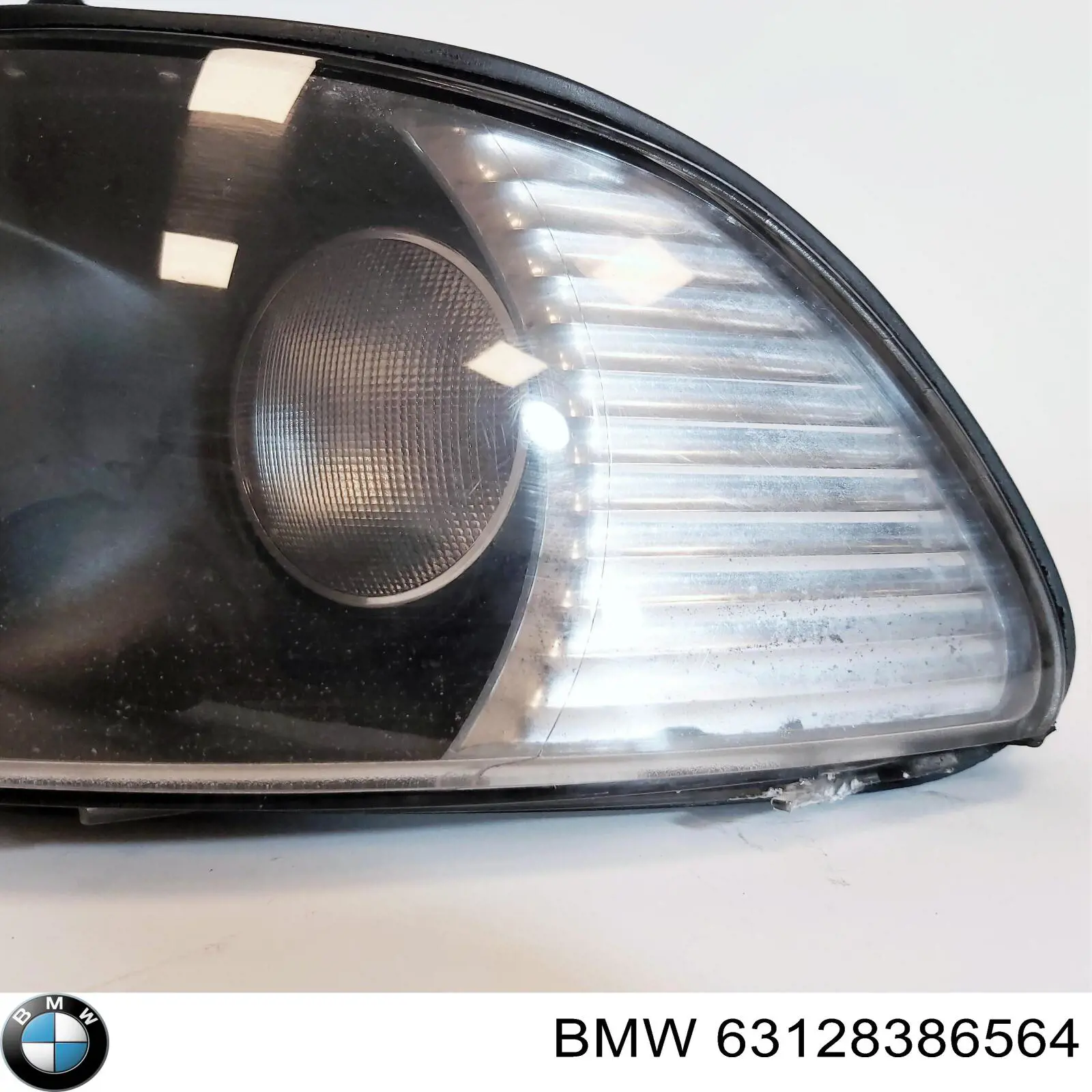 Do koszyka 63128386564 BMW Reflektor prawy