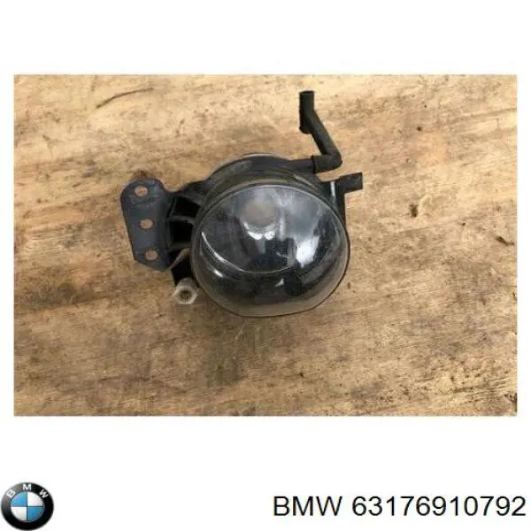 Do koszyka 63176910792 BMW Lampa przeciwmgielna prawa