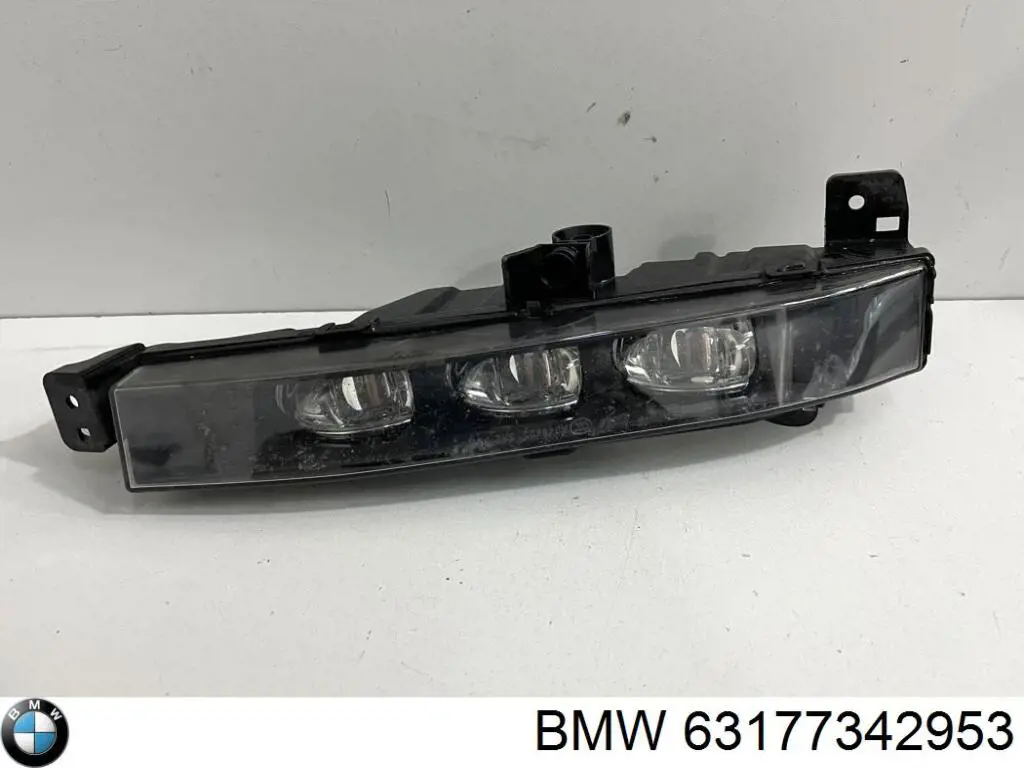 Do koszyka Lampa przeciwmgielna lewa BMW 7  G11, G12