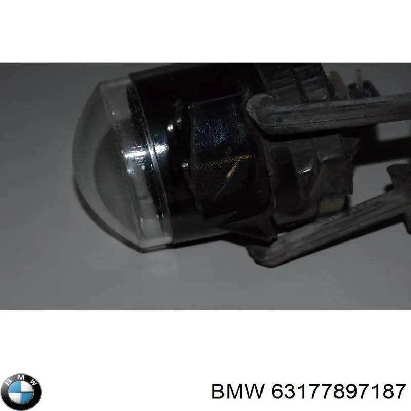 Do koszyka 63177897187 BMW Lampa przeciwmgielna lewa