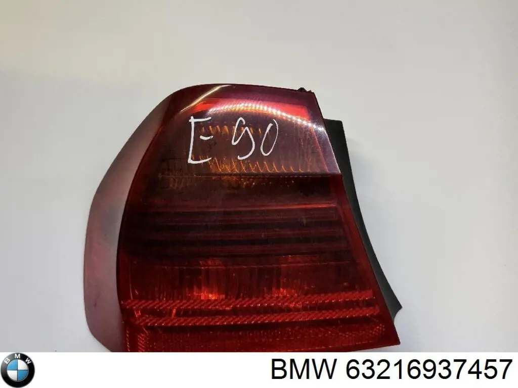 Lampa zespolona tylna lewa zewnętrzna BMW 63216937457 cena, od 69,81 USD