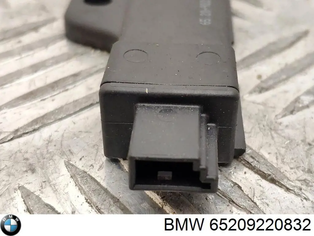 Do koszyka 65209220832 BMW Antena