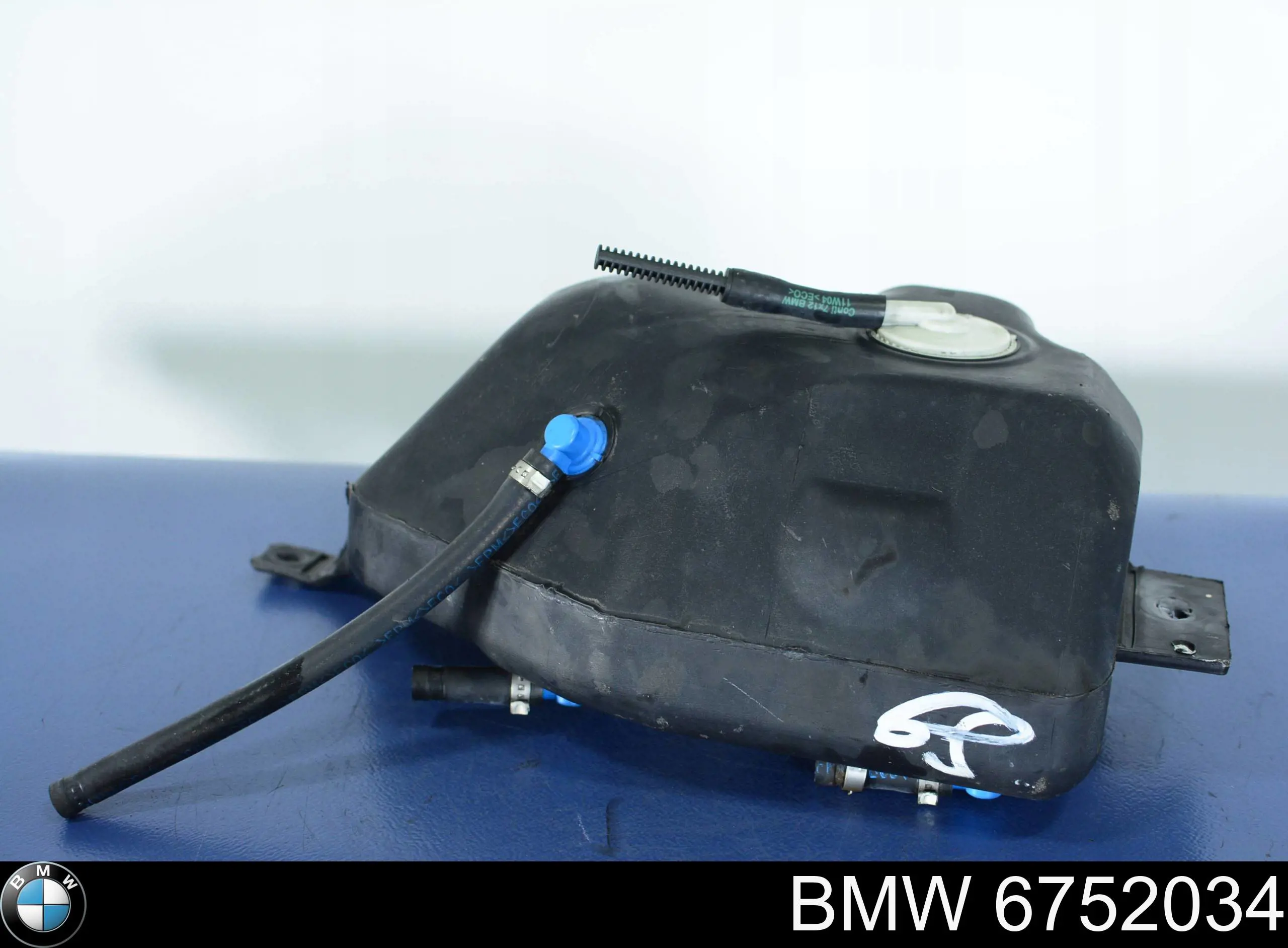 POCHŁANIACZ PAR PALIWA do BMW X5  E53