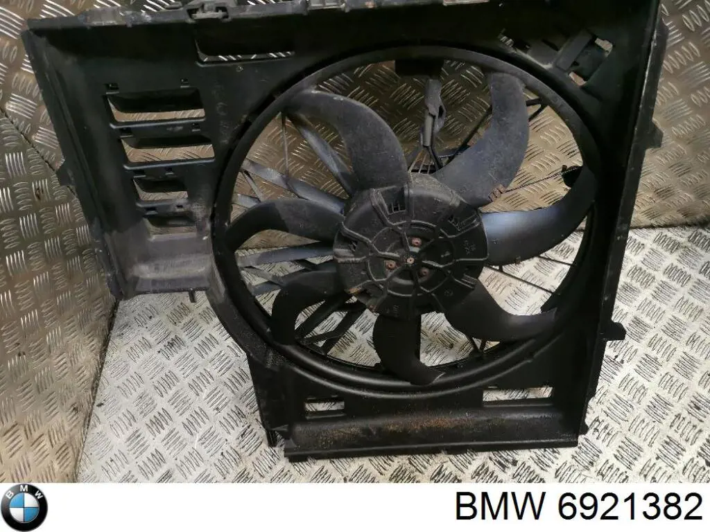 Dyfuzor chłodnicy klimatyzacji, w komplecie z wirnikiem i silnikiem 6921382 BMW