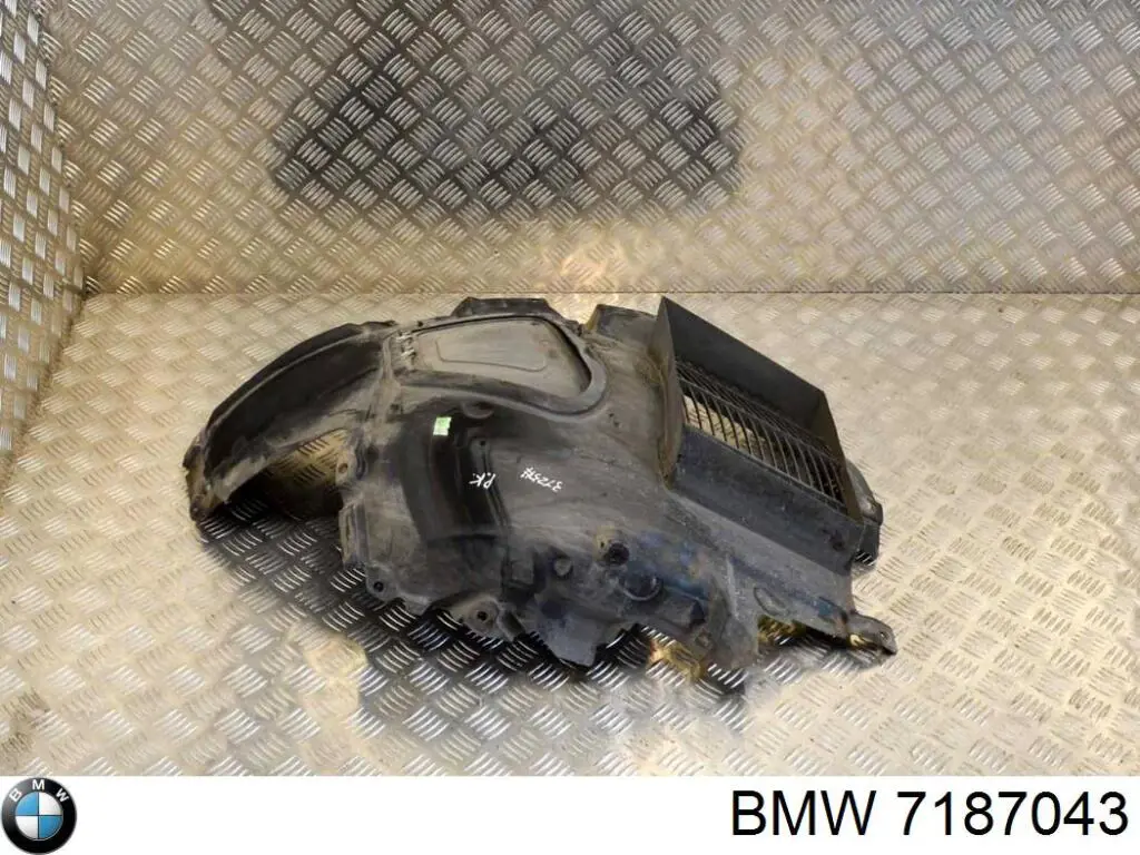 Klapka błotnika przedniego lewego BMW 7187043 cena, od 5,84 USD