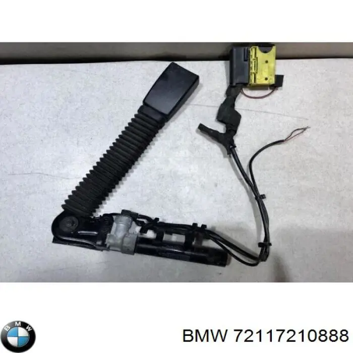 Zapinka pasa bezpieczeństwa przednia prawa BMW 72117210888 cena, od 98,92 USD