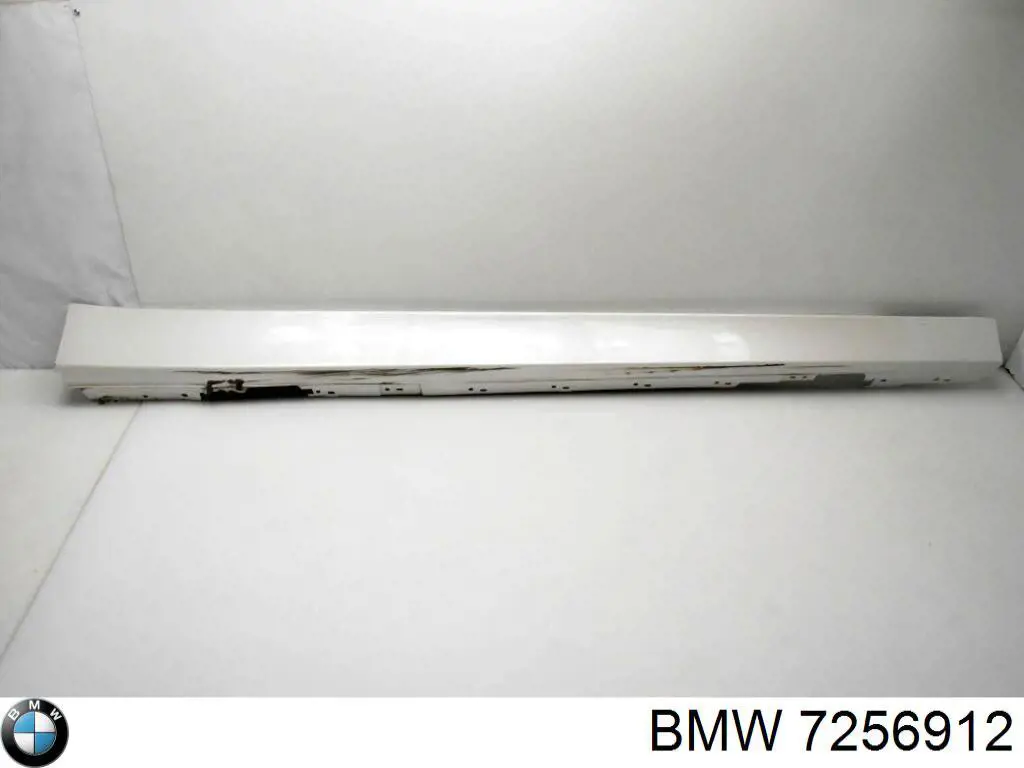 7256912 BMW Nakładka (listwa ochronna) na próg zewnętrzna prawa