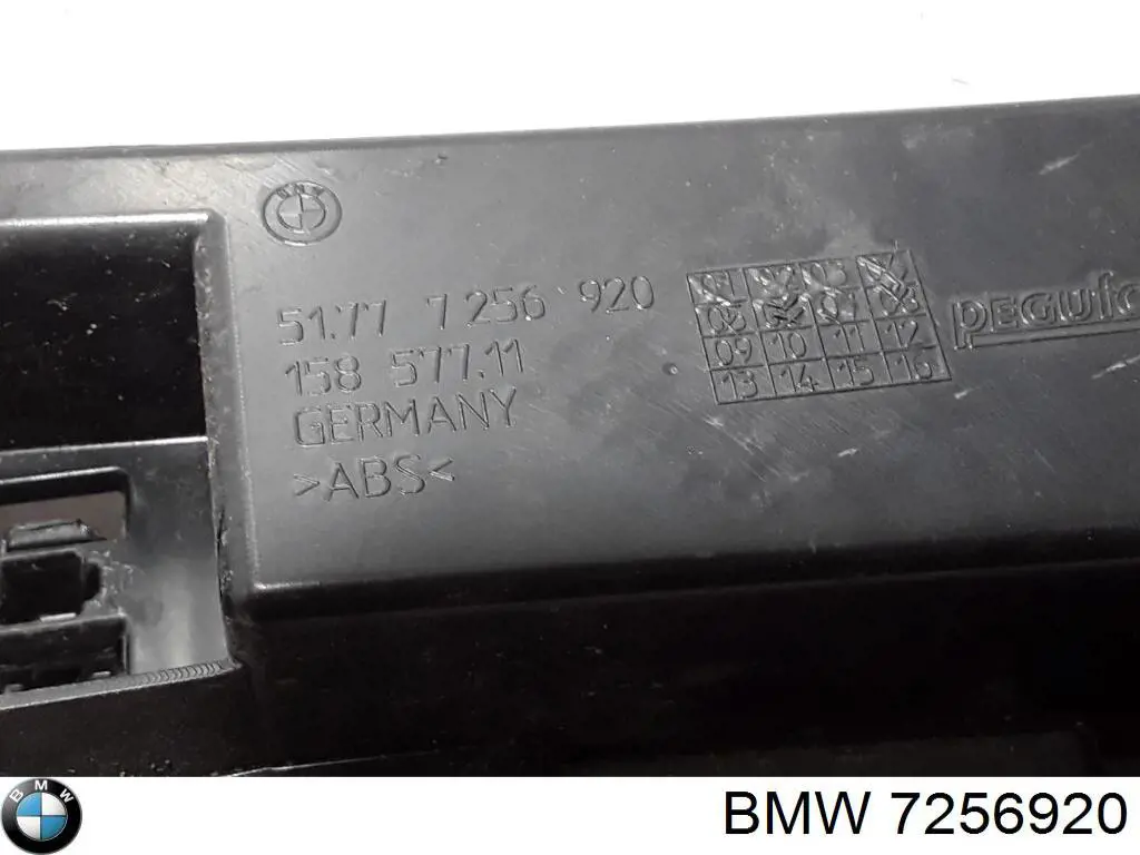 Wspornik nakładki progu zewnętrznego prawej 7256920 BMW
