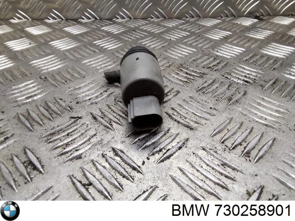 Do koszyka 730258901 BMW Pompka spryskiwacza szyby przedniej