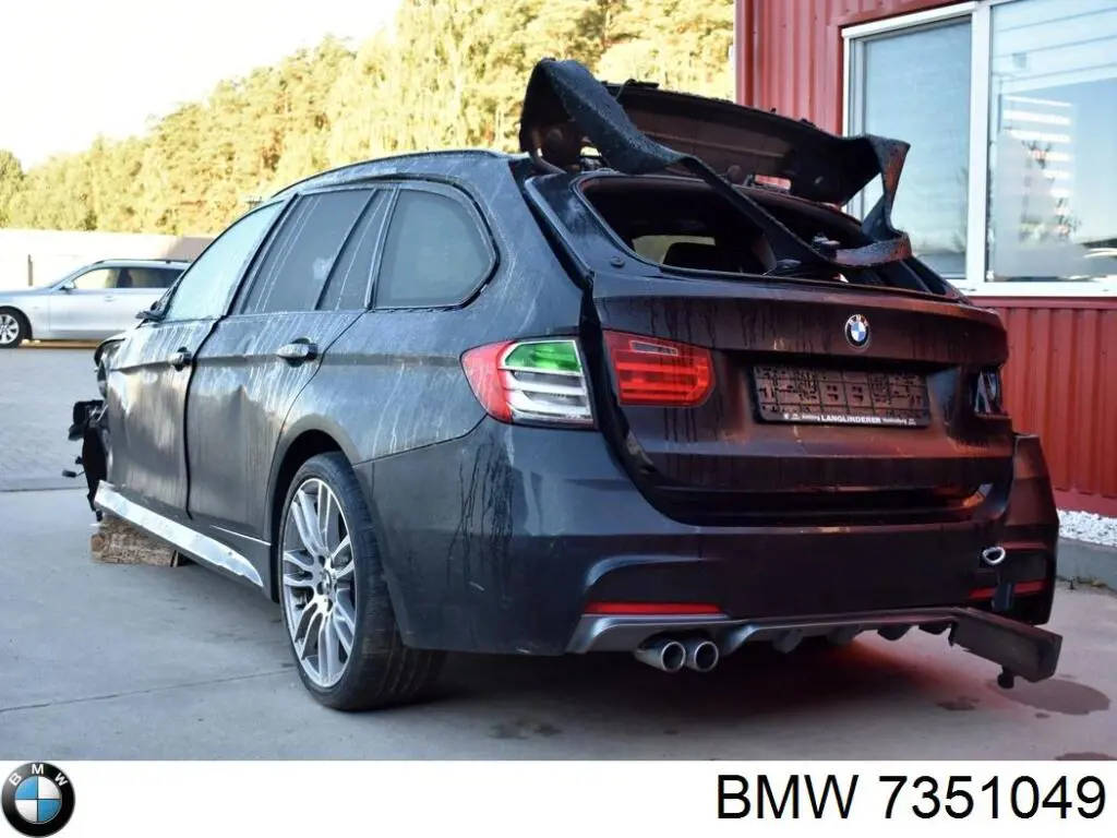 7351049 BMW 