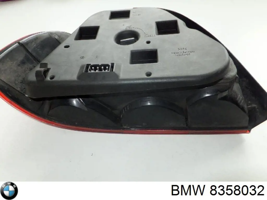 Lampa zespolona tylna prawa BMW 8358032 cena, od 44,27 USD