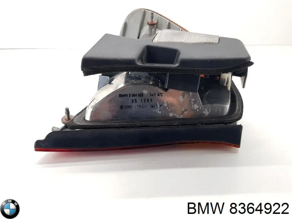 Lampa zespolona tylna prawa zewnętrzna BMW 8364922 cena, od 47,67 USD