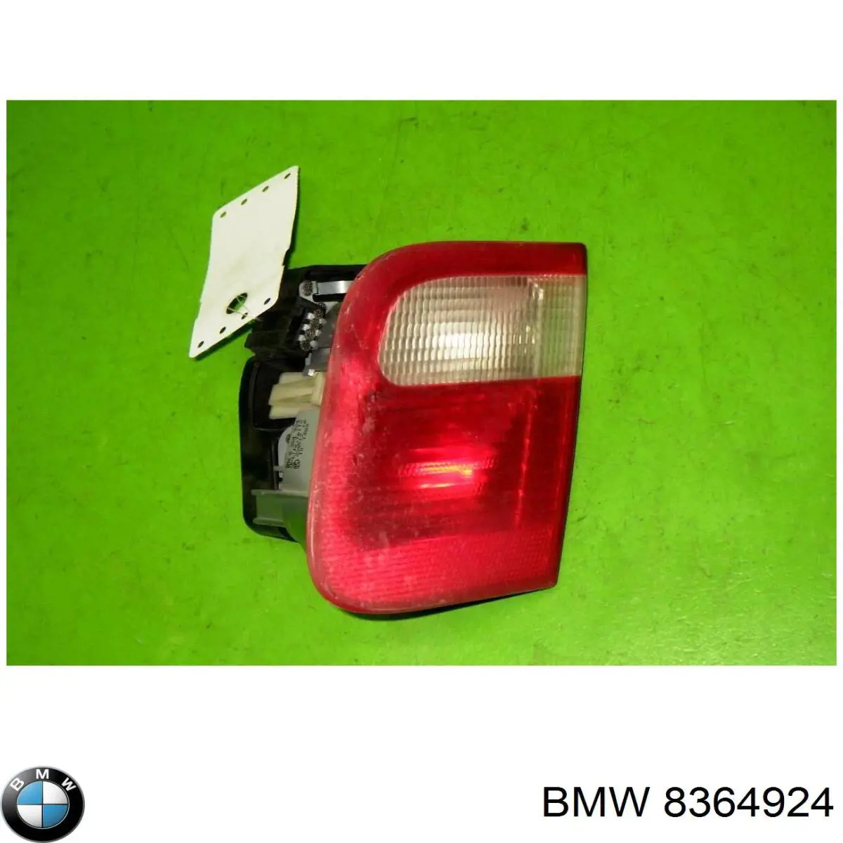 8364924 BMW lampa zespolona tylna prawa wewnętrzna