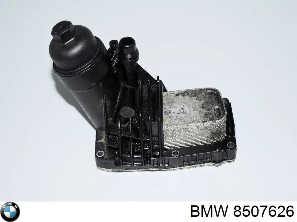 Chłodnica oleju, pod filtrem BMW 8507626