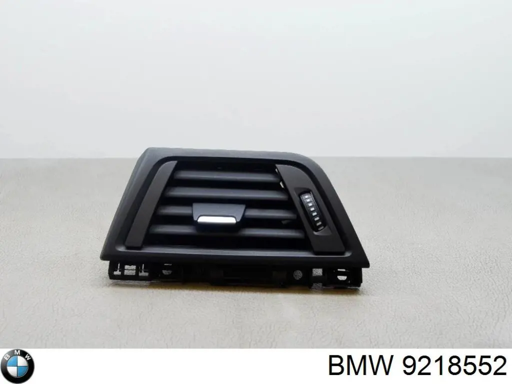 9218552 BMW Kratka wentylacji wnętrza na "torpedo"
