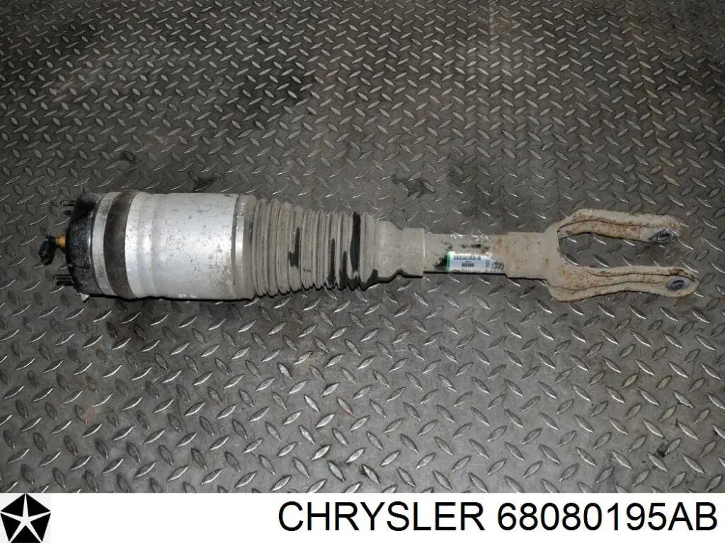 Amortyzator przedni lewy Chrysler 68029903AC cena, od 549,69 USD