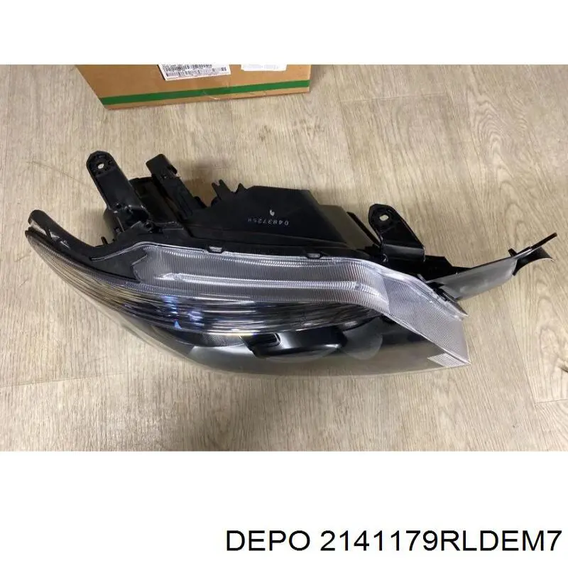 Reflektor prawy Mitsubishi Outlander I SUV (CU) (2003 - 2008) cena, od 308,23 USD