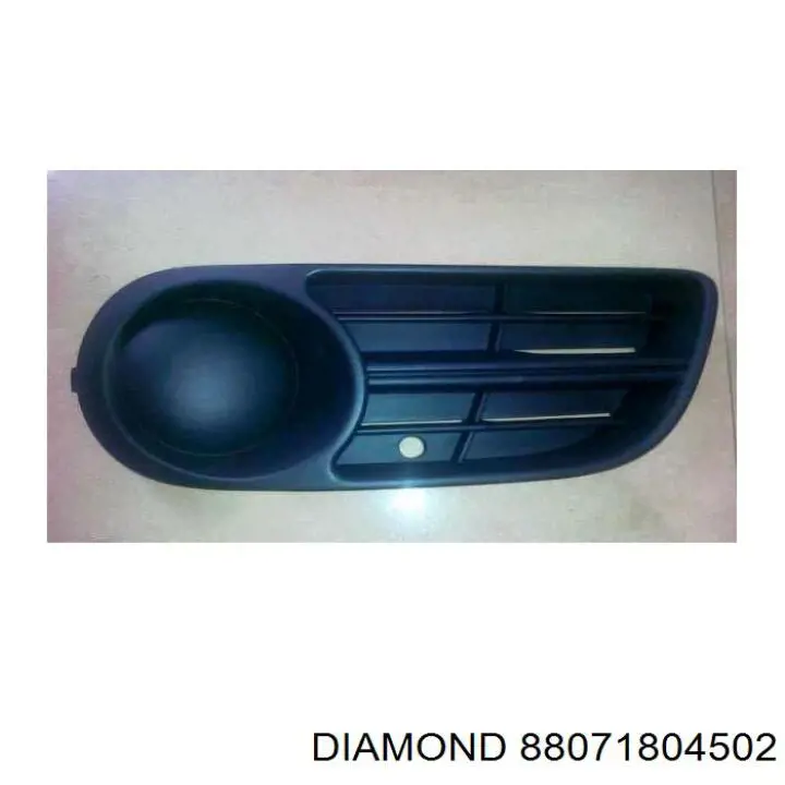88071804502 Diamond/DPA Zaślepka (kratka) lamp przeciwmgielnych zderzaka przedniego prawa