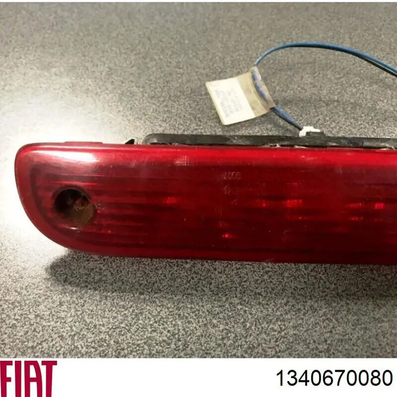 Lampa stop tylna dodatkowa Renault Master 3 (JV)