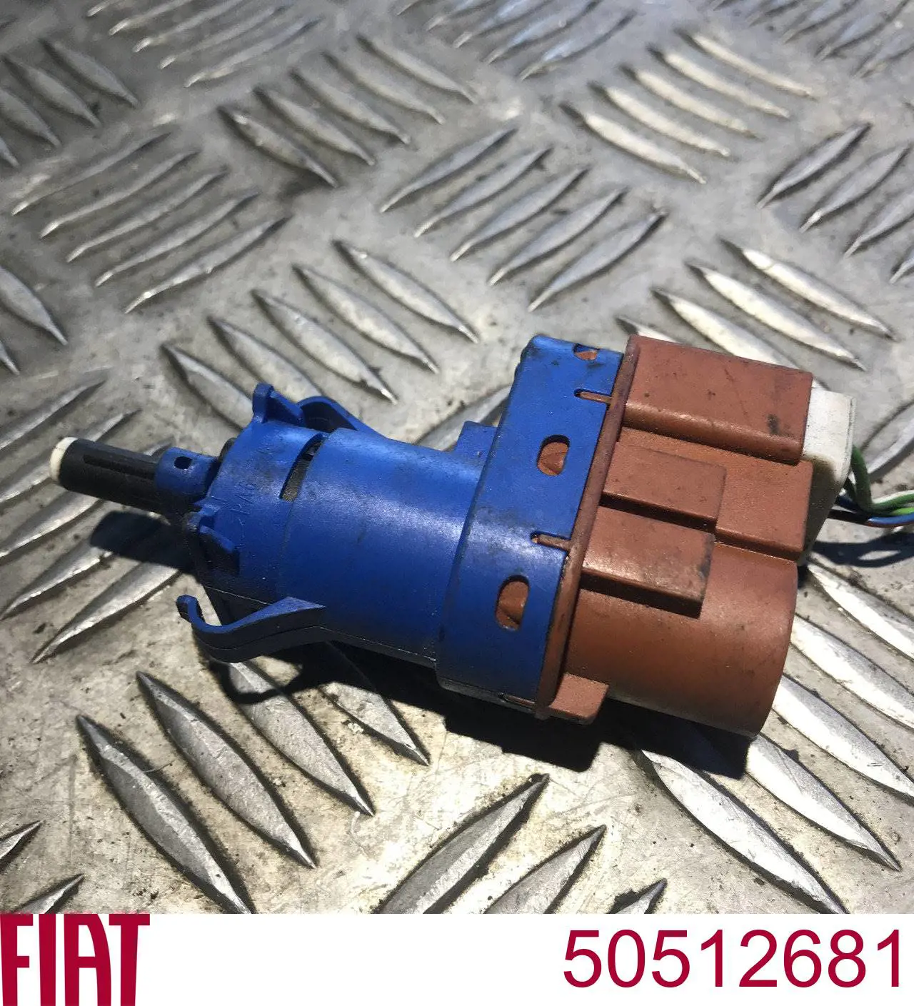 Czujnik włącznika świała stop Fiat/Alfa/Lancia 50512681 cena, od 17,85 USD