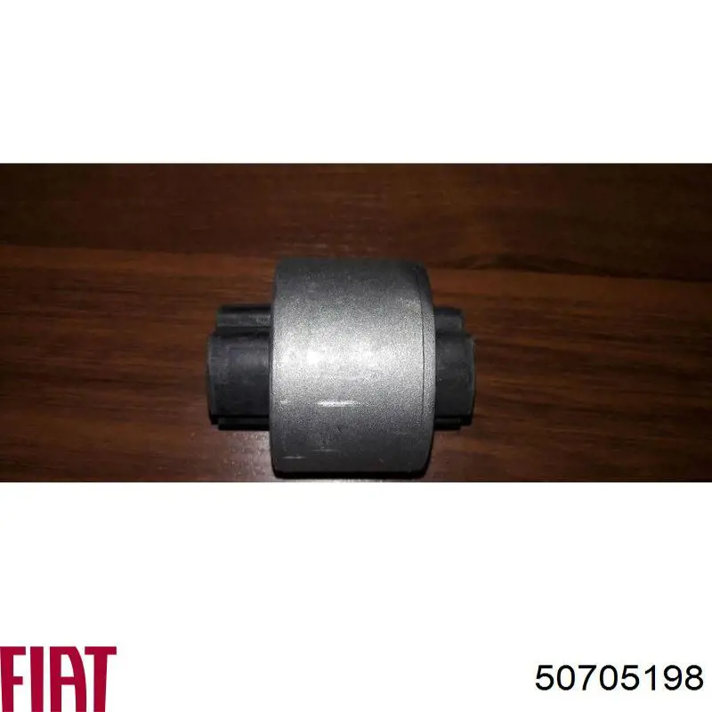 50705198 Fiat/Alfa/Lancia Silentblock przedniego wahacza dolnego