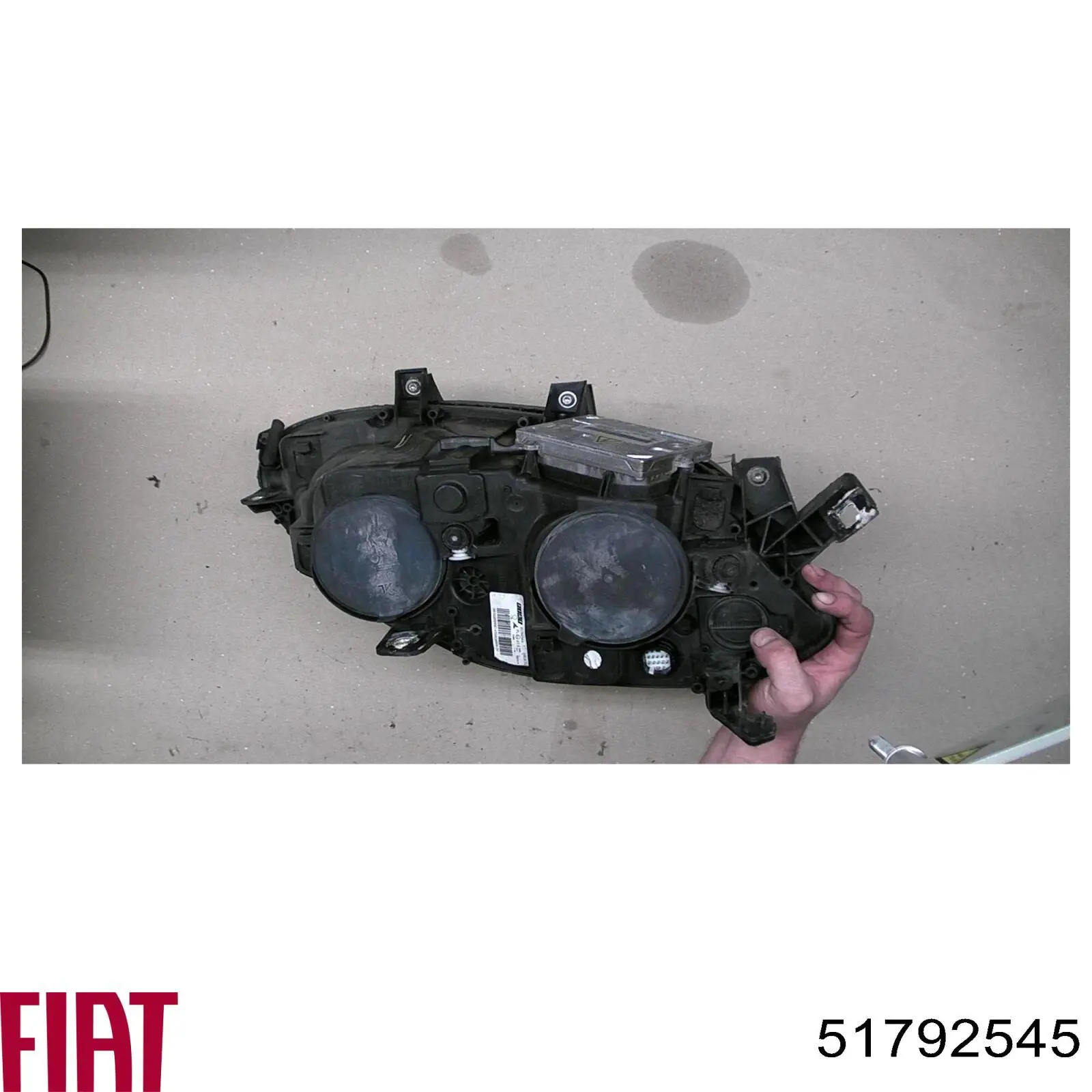 Do koszyka 51792545 Fiat/Alfa/Lancia Reflektor lewy