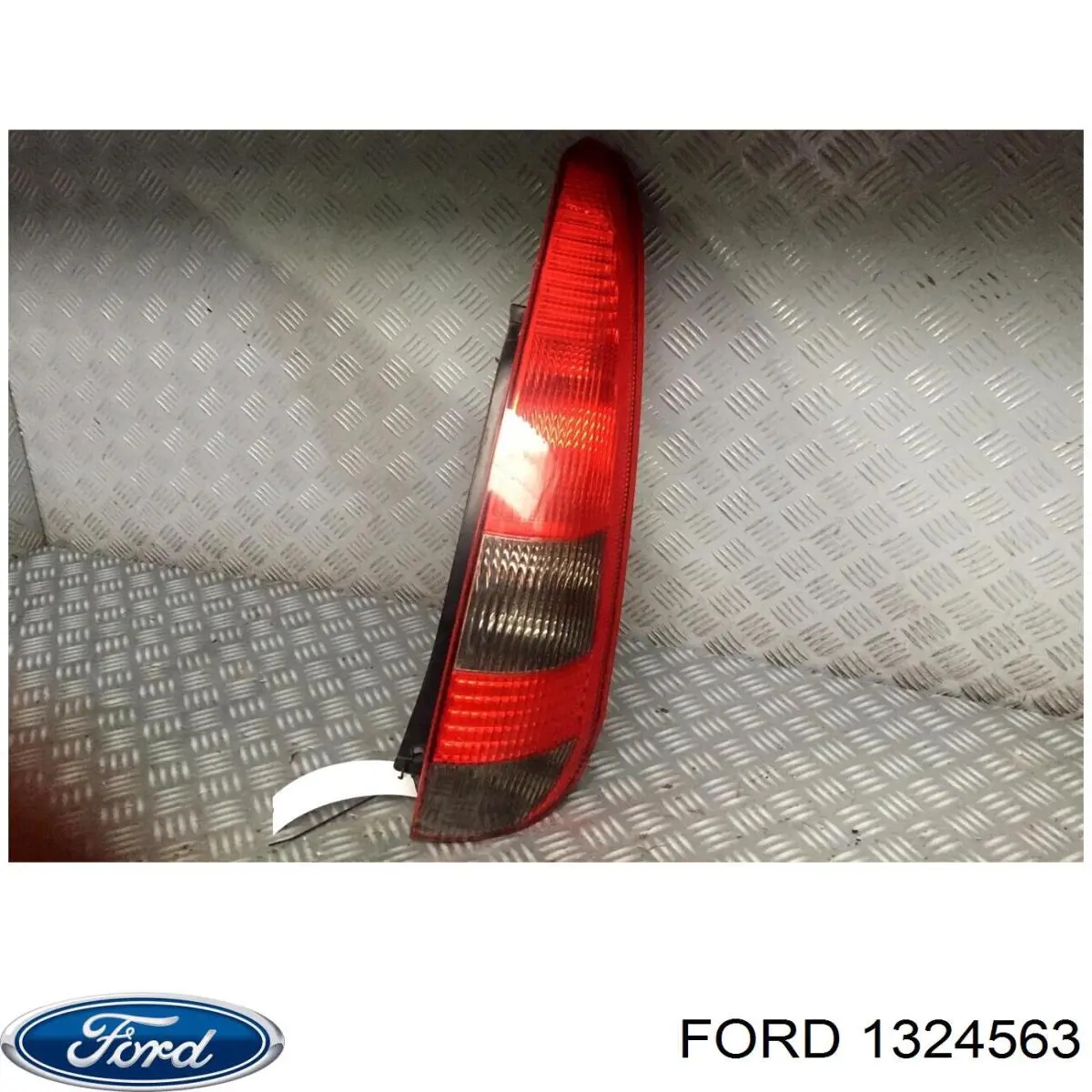 Lampa zespolona tylna prawa zewnętrzna Ford 1324563 cena, od 61,29 USD