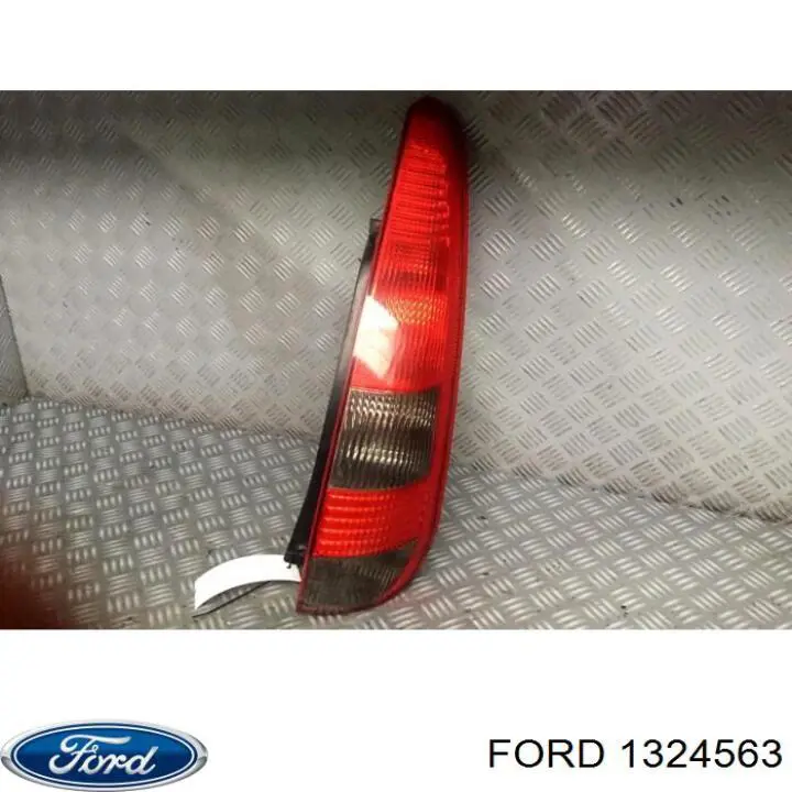 1324563 Ford Lampa zespolona tylna prawa zewnętrzna