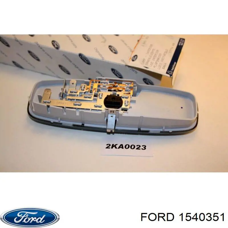 Lampka oświetlenia kabiny Ford 1540351 cena, od 42,56 USD