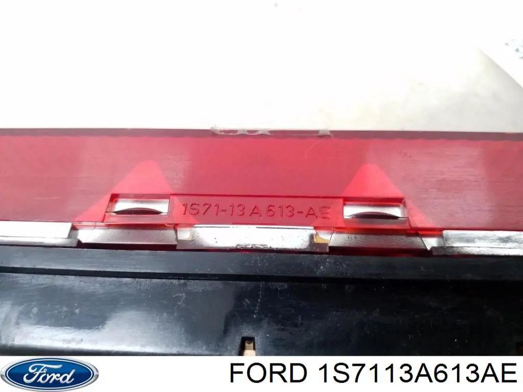Lampa stop tylna dodatkowa Ford 1S7113A613AE cena, od 29,74 USD