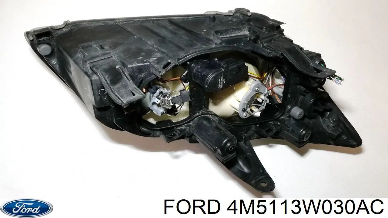 Do koszyka Reflektor lewy Ford Focus II CA5