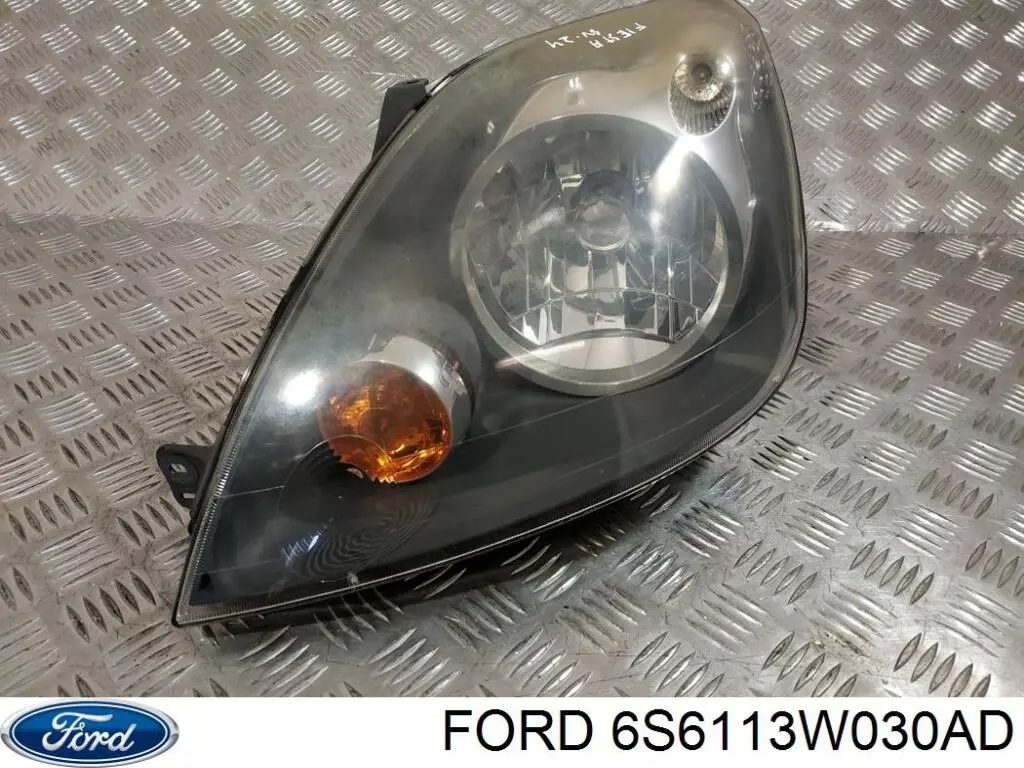 Reflektor lewy Ford 6S6113W030AD cena, od 100,45 USD