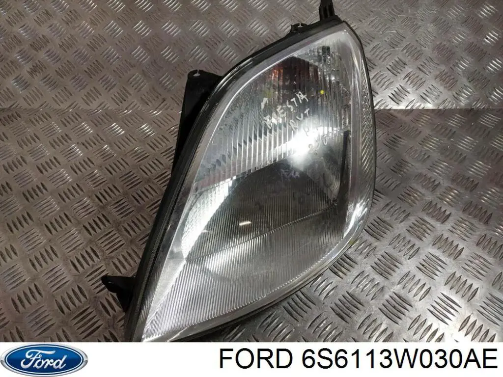 Reflektor lewy Ford 6S6113W030AE cena, od 108,96 USD