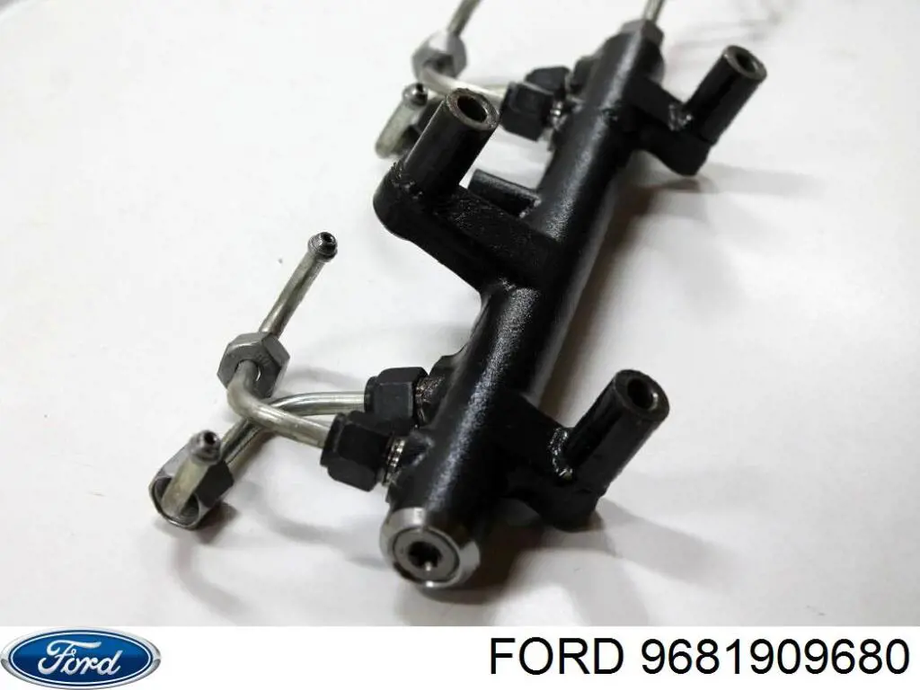  Rozdzielacz paliwa Opel Vivaro 