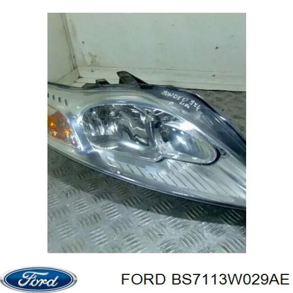 Reflektor prawy Ford 2271461 cena, od 151,74 USD