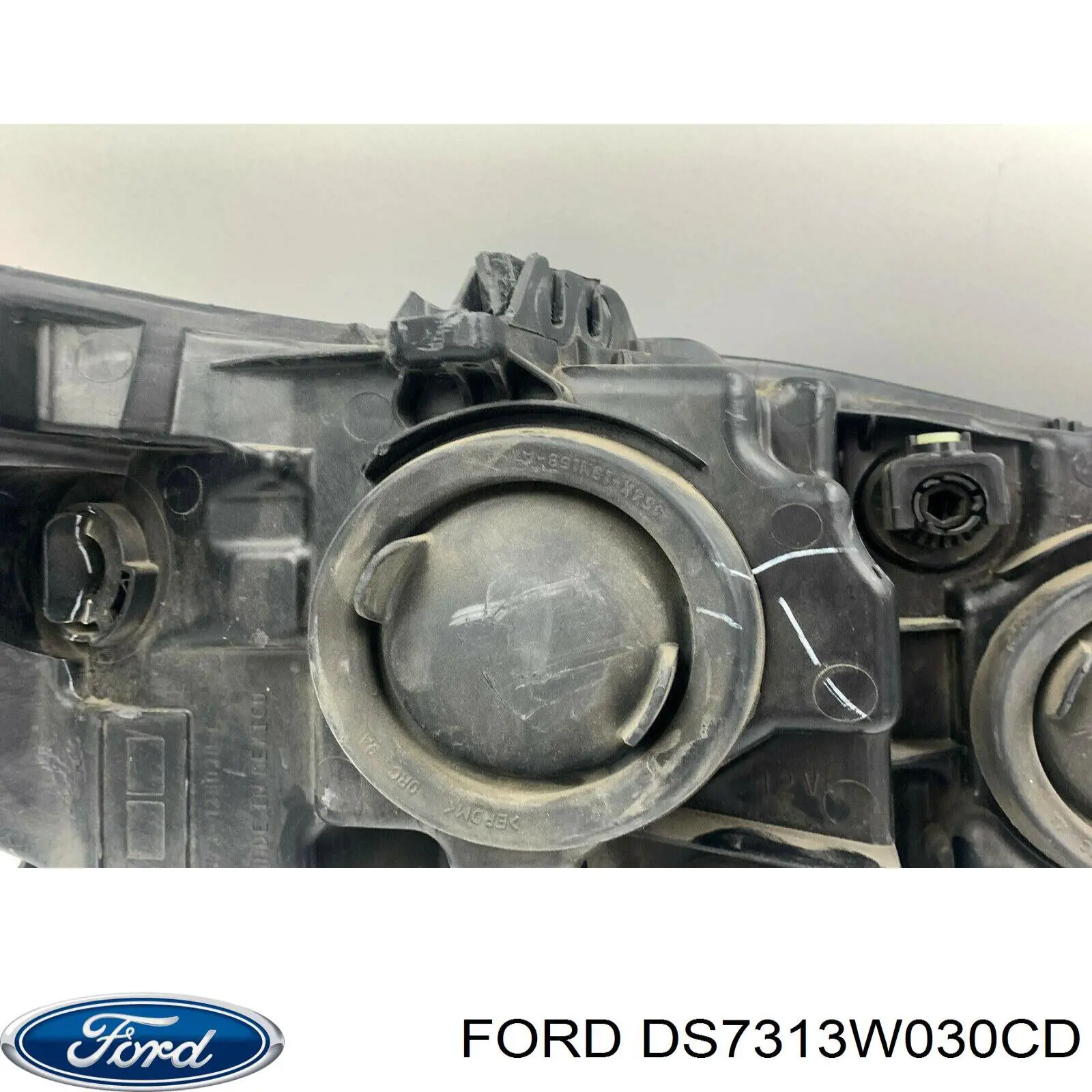 Reflektor lewy DS7313W030CD Ford