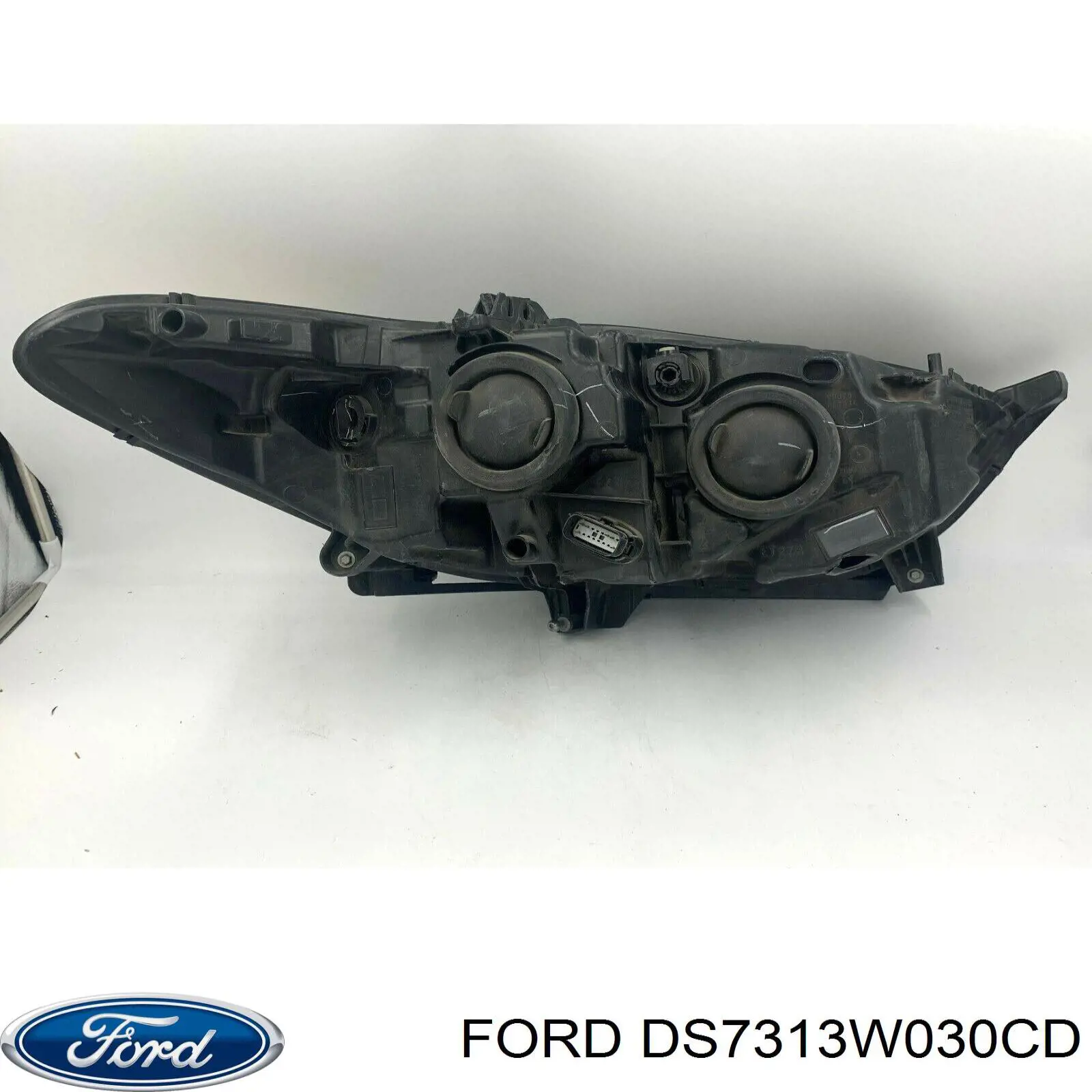 Do koszyka DS7313W030CD Ford Reflektor lewy