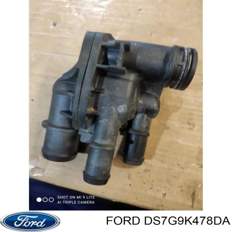 DS7G9K478DA Ford obudowa termostatu