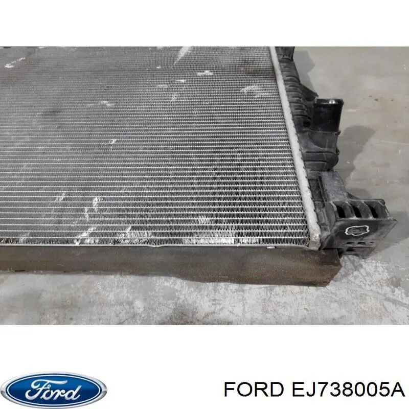 Chłodnica silnika Ford EJ738005A