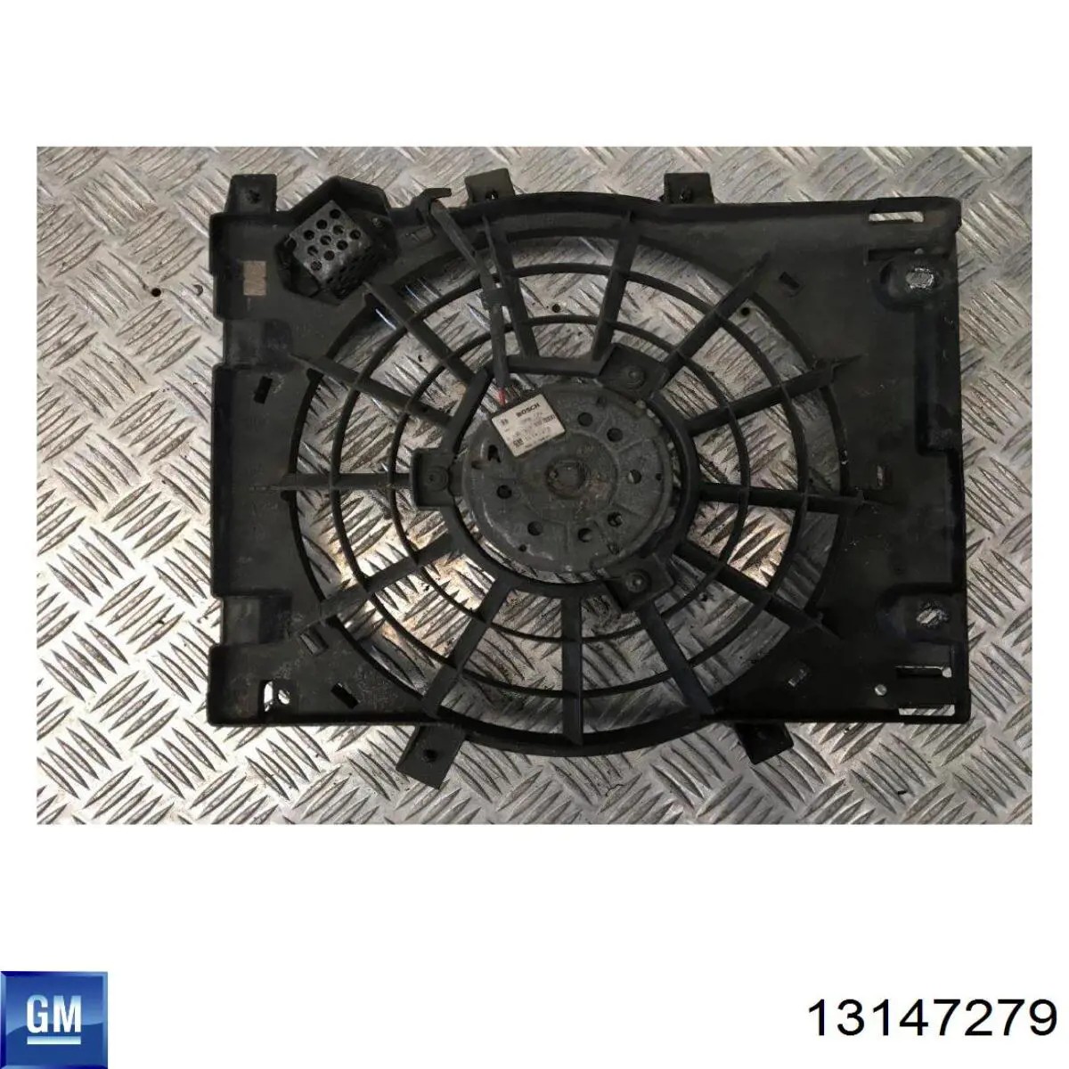 Wentylator elektryczny układu chłodzenia kompletny (silnik+wirnik) 13147279 General Motors